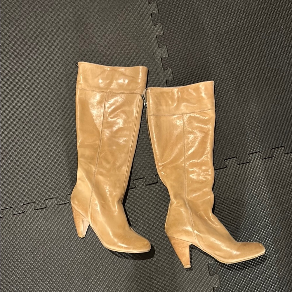 Tan Heeled Boots with Chunky Heel